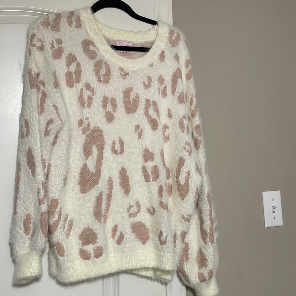 Off white & pink leopard fuzzy sweater